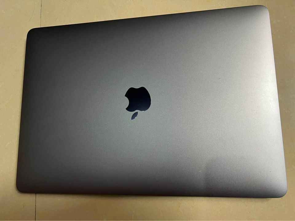 Macbook Pro 13’ 2019 Touchbar Quad-Core i5 8/256 Japan Spec photo 4