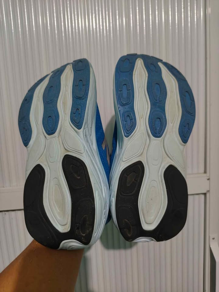 New Balance More v5 photo 5