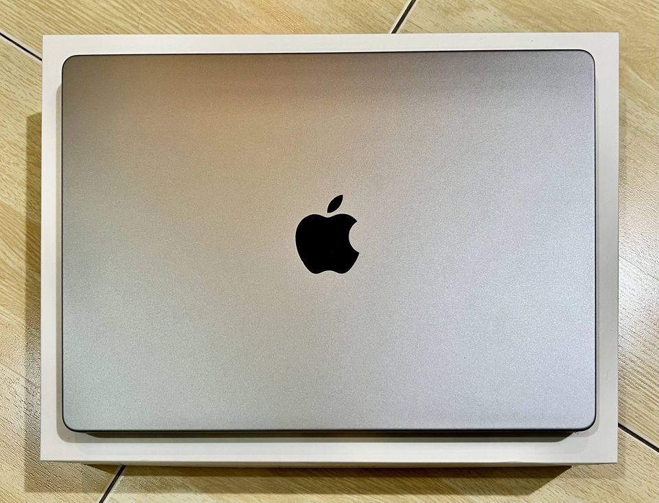 Macbook Pro M2 14" (2023) Space Gray photo 3