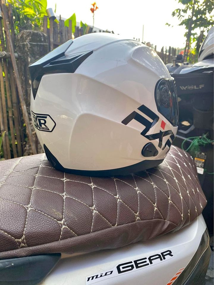 RXR FULL FACE WHITE HELMET BRAND NEW FREE DELIVERY photo 4