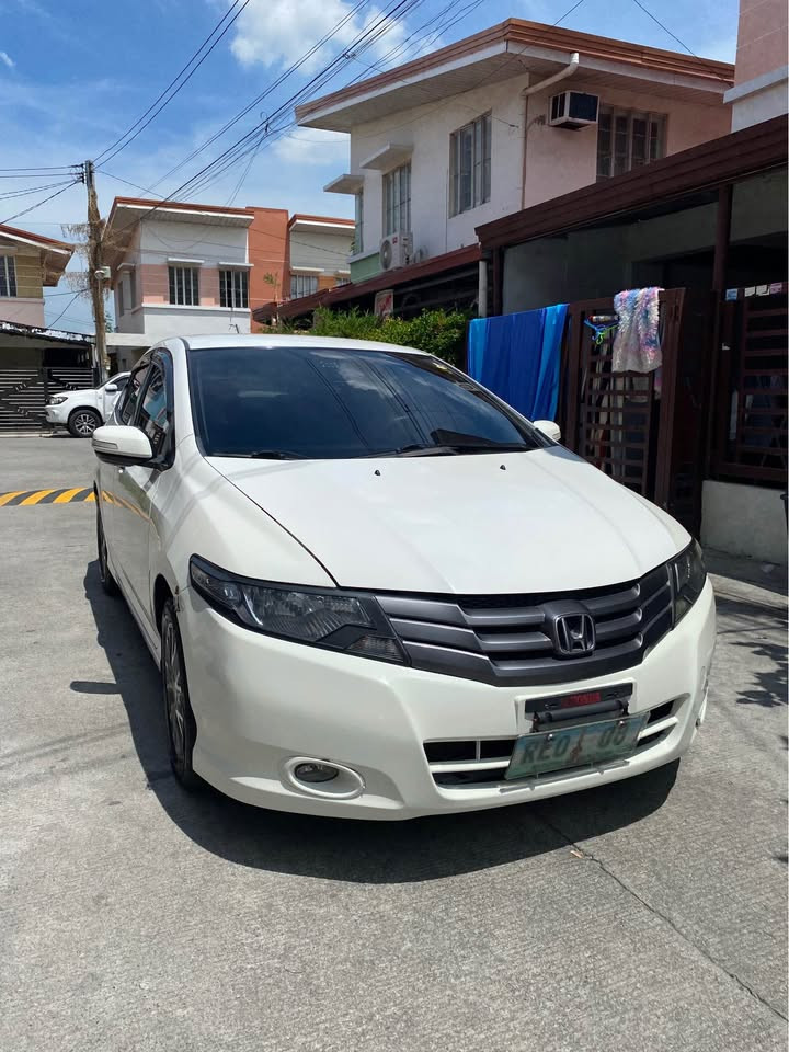 2010 Honda photo 3