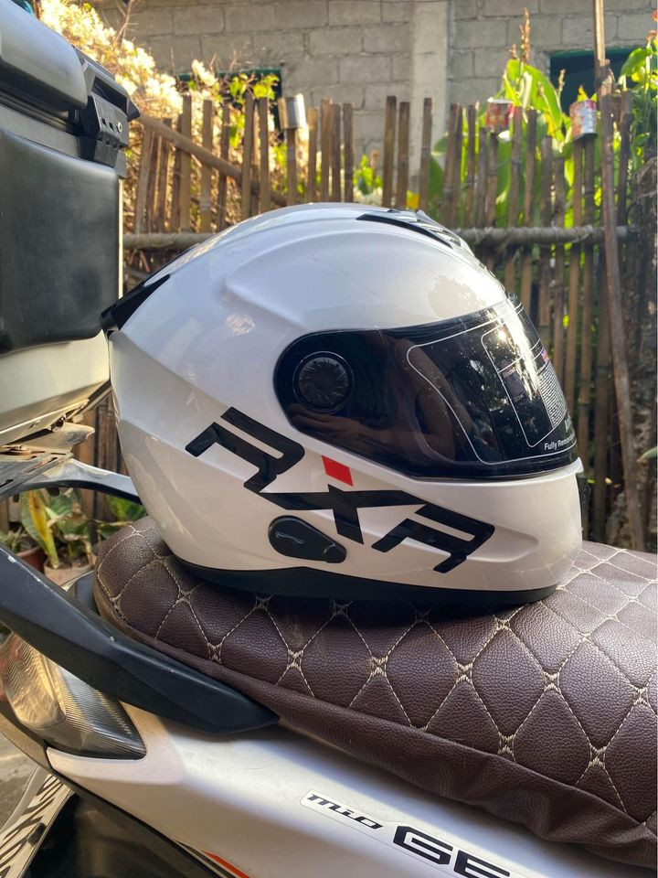 RXR FULL FACE WHITE HELMET BRAND NEW FREE DELIVERY photo 3