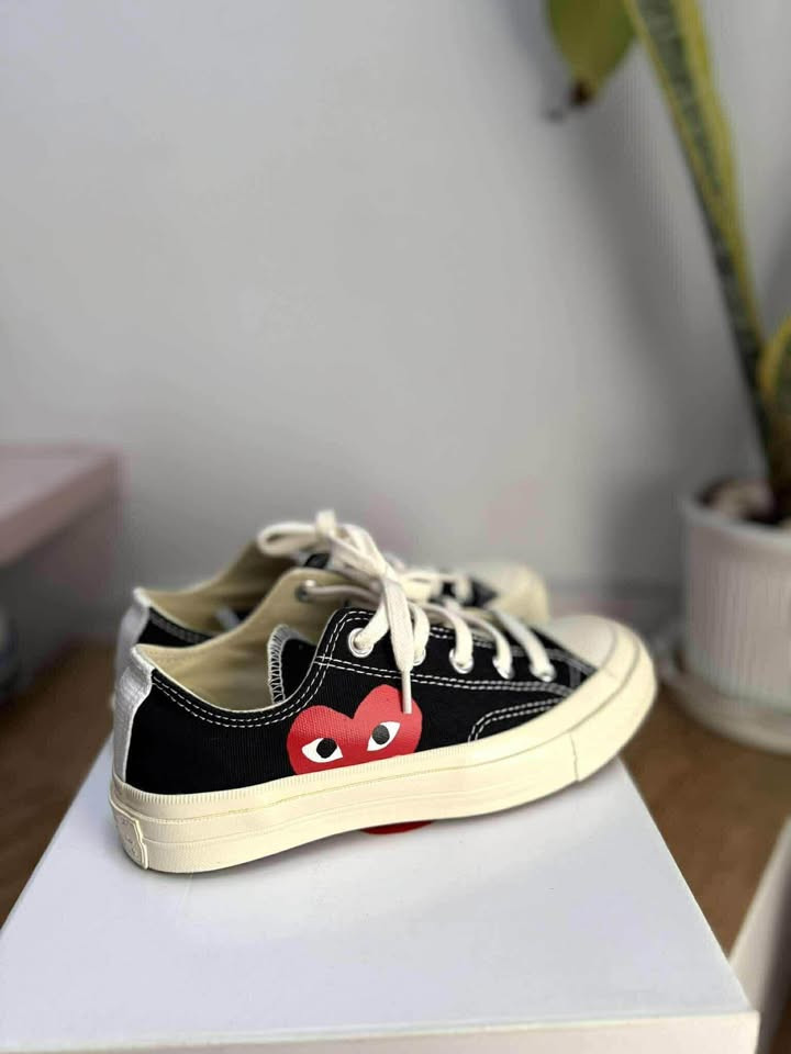 Original Converse CDG low photo 2