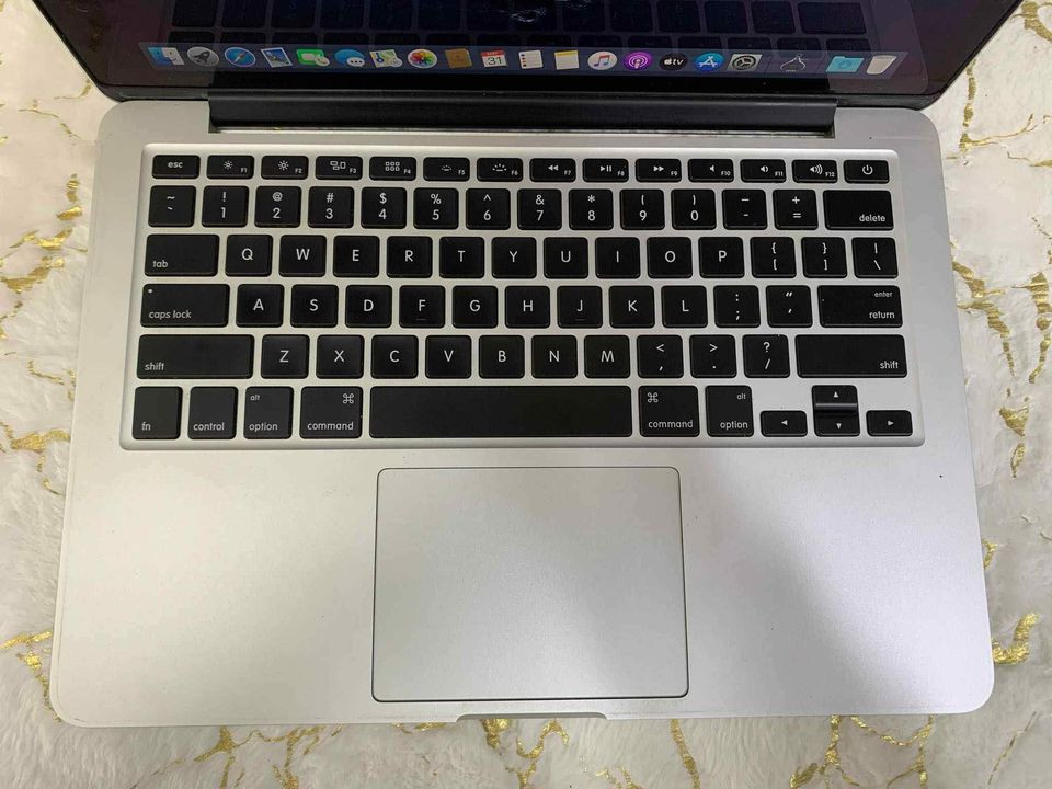 MacBook Pro Retina 13-inch 2015 8GB RAM 512 SSD Complete With Box photo 3