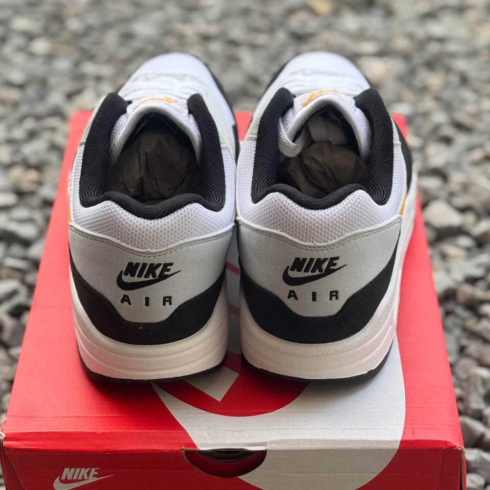 Men’s Airmax 1 University Gold Oregon photo 3