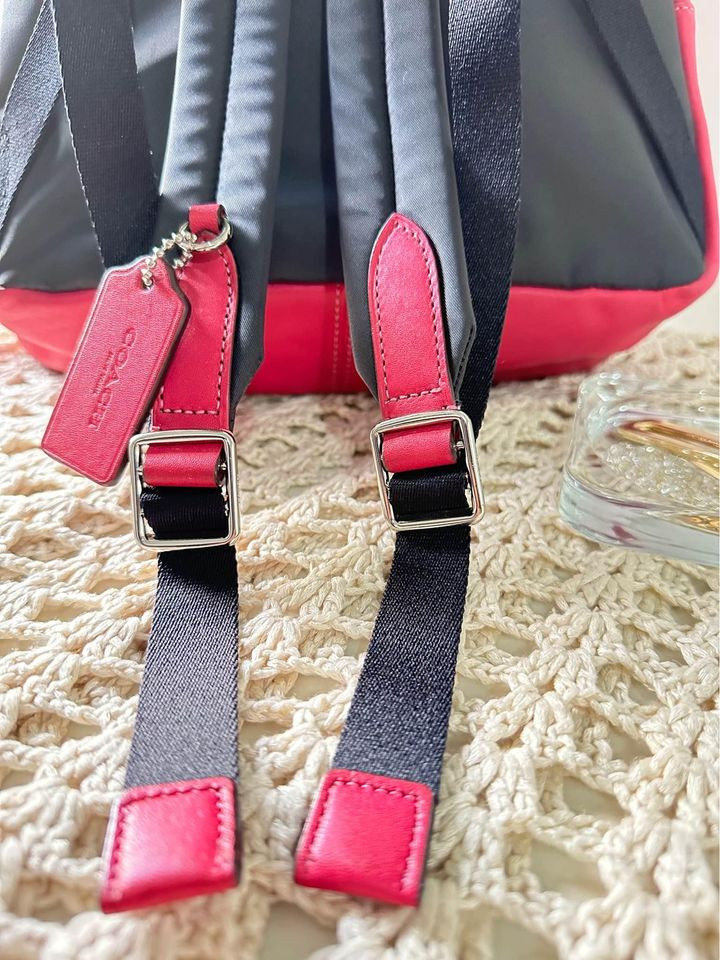 Coach Charlie Backpack in Signature Canvas - Pink photo 2