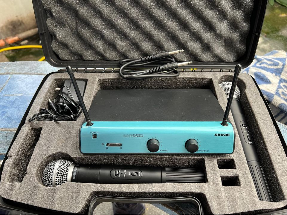 Shure wireless microphone