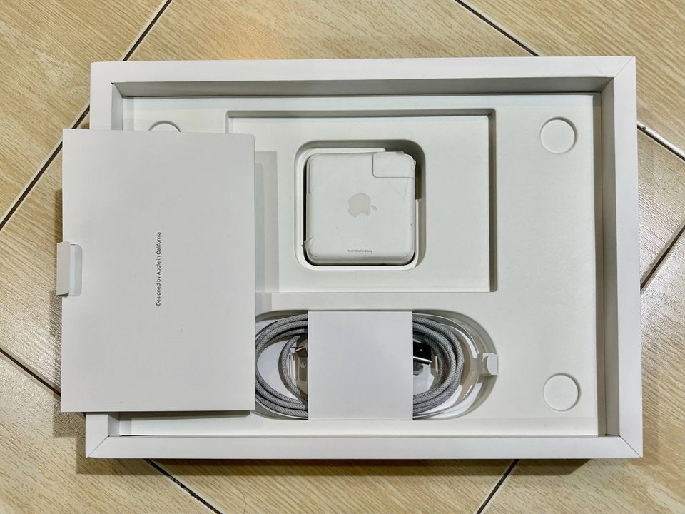 Macbook Pro M2 14" (2023) Space Gray photo 4