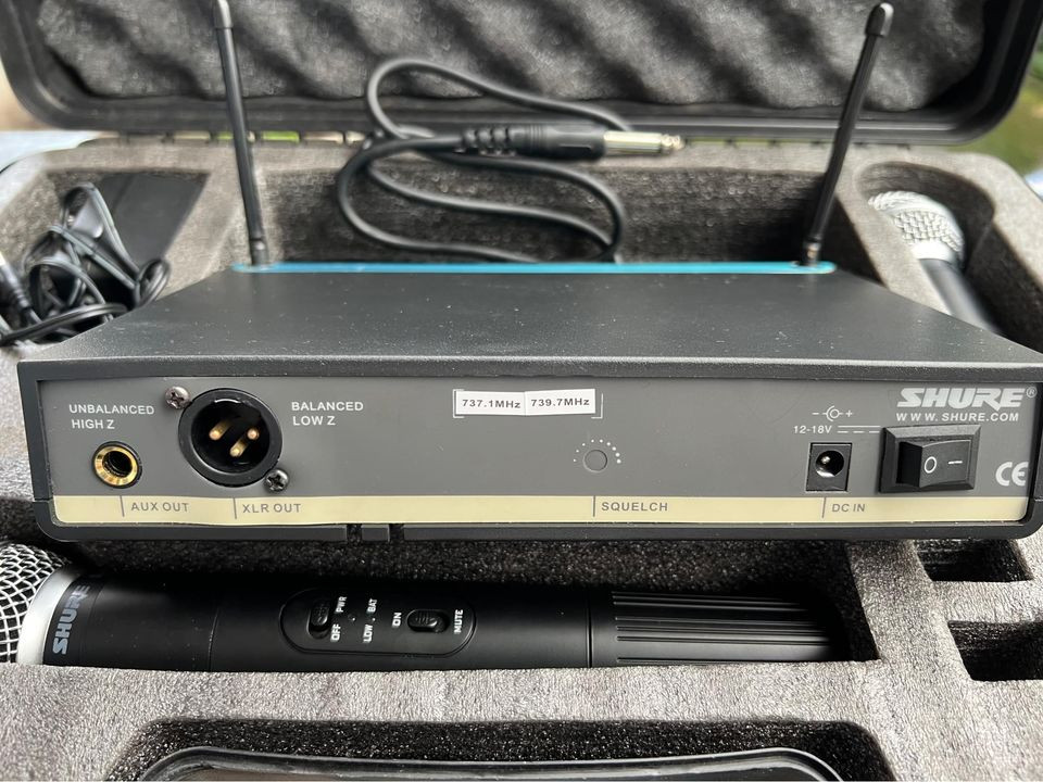 Shure wireless microphone photo 3