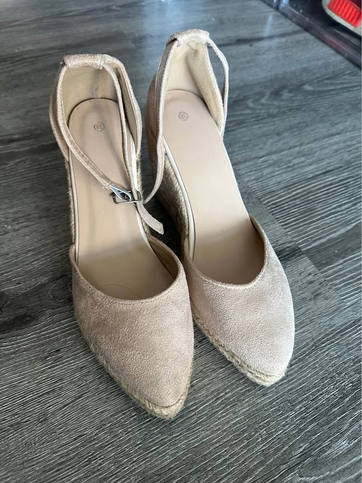 Barely used and brand new heels, shoes for sale photo 4