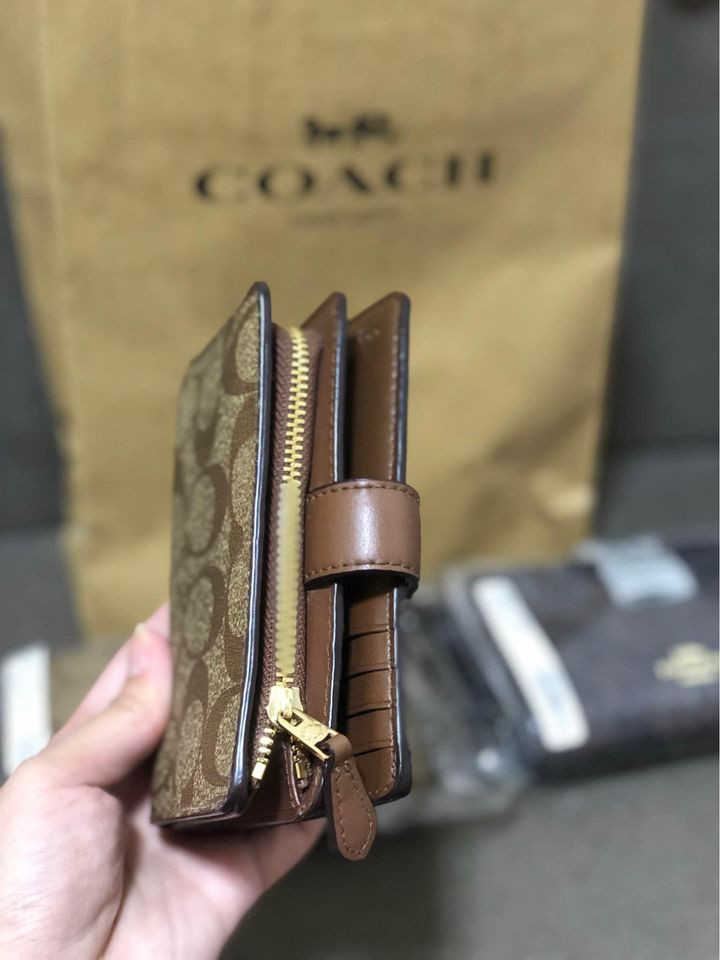 Authentic Coach Wallet photo 3