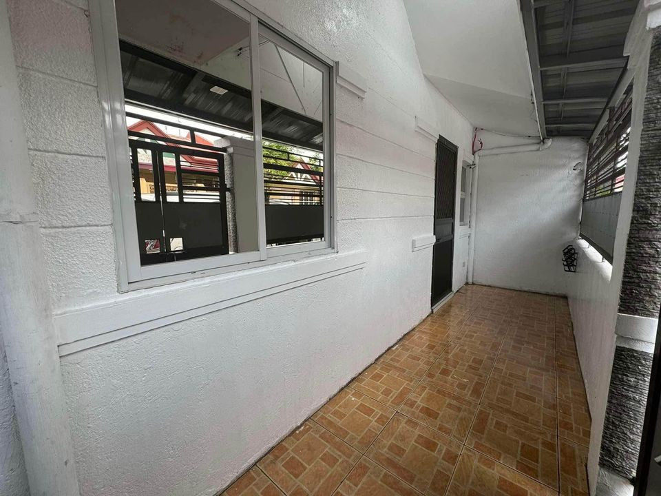 HOUSE AND LOT FOR SALE CLEAN TITLE!! photo 3