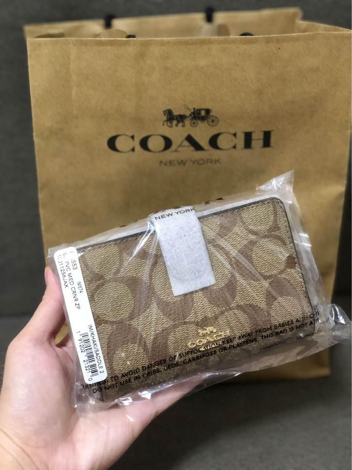 Authentic Coach Wallet photo 5